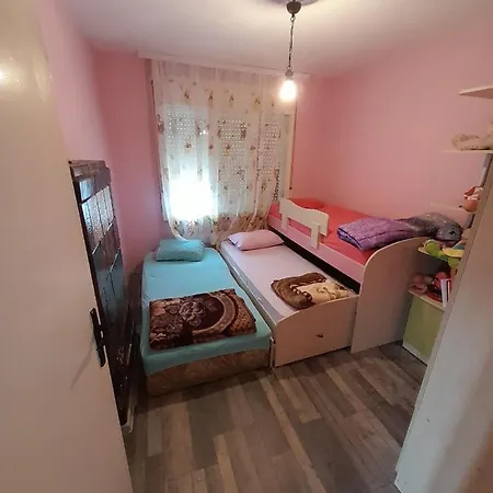 Fruska Gora, Kuca Ruza Vetrova * Krusedol